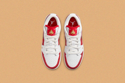 Air Jordan 1 Low SE (GS) - White/Metallic Gold/University Red