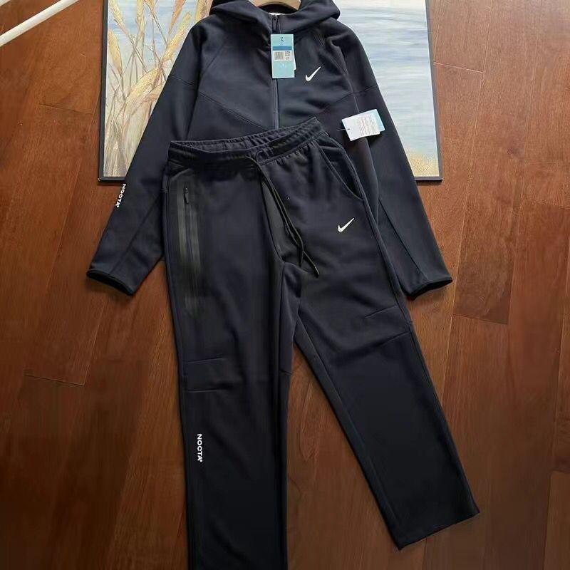 Nike Sportswear black